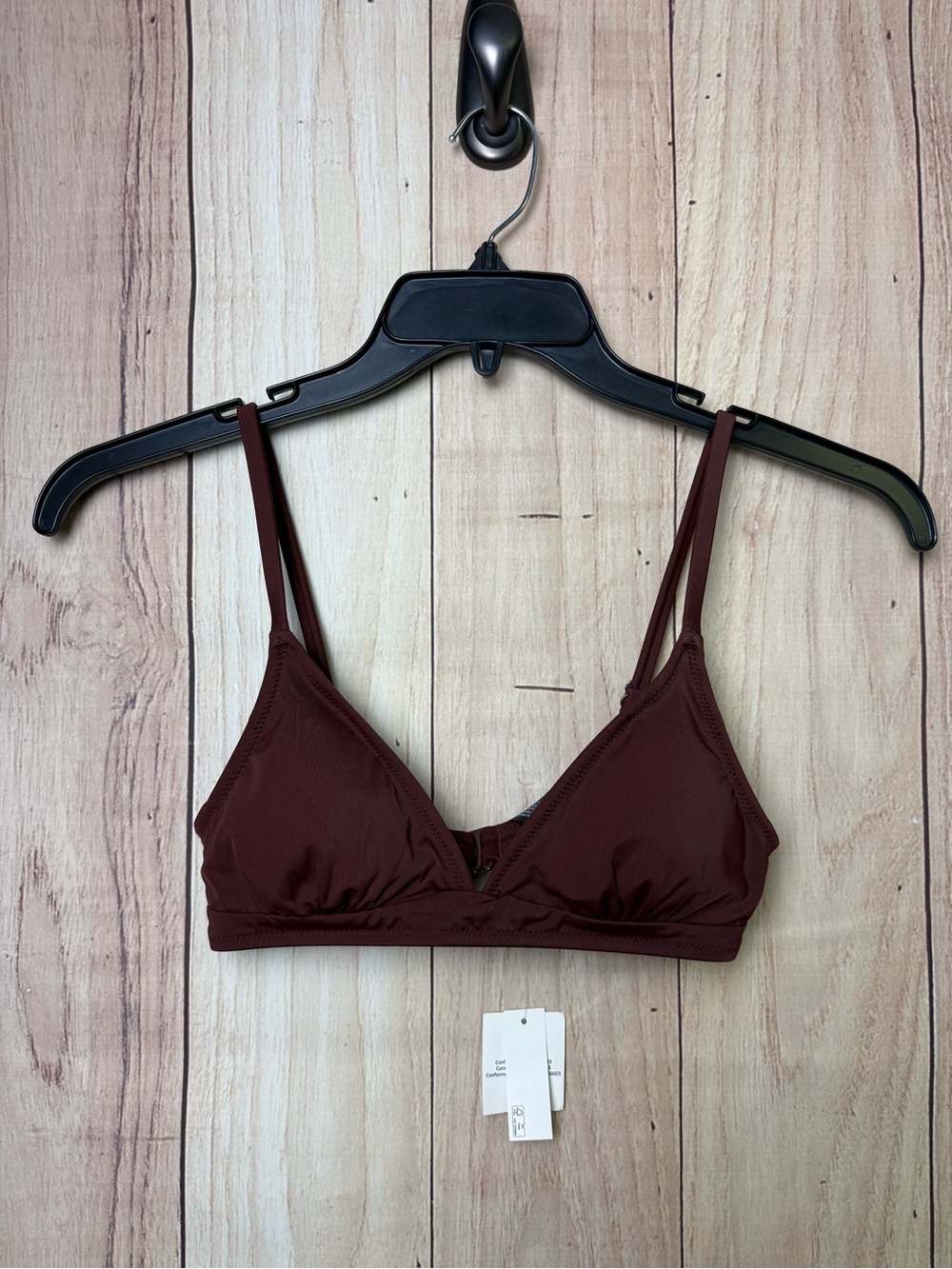 Amazon Essentials Women's Triangle Bikini Top - Deep Burgundy
